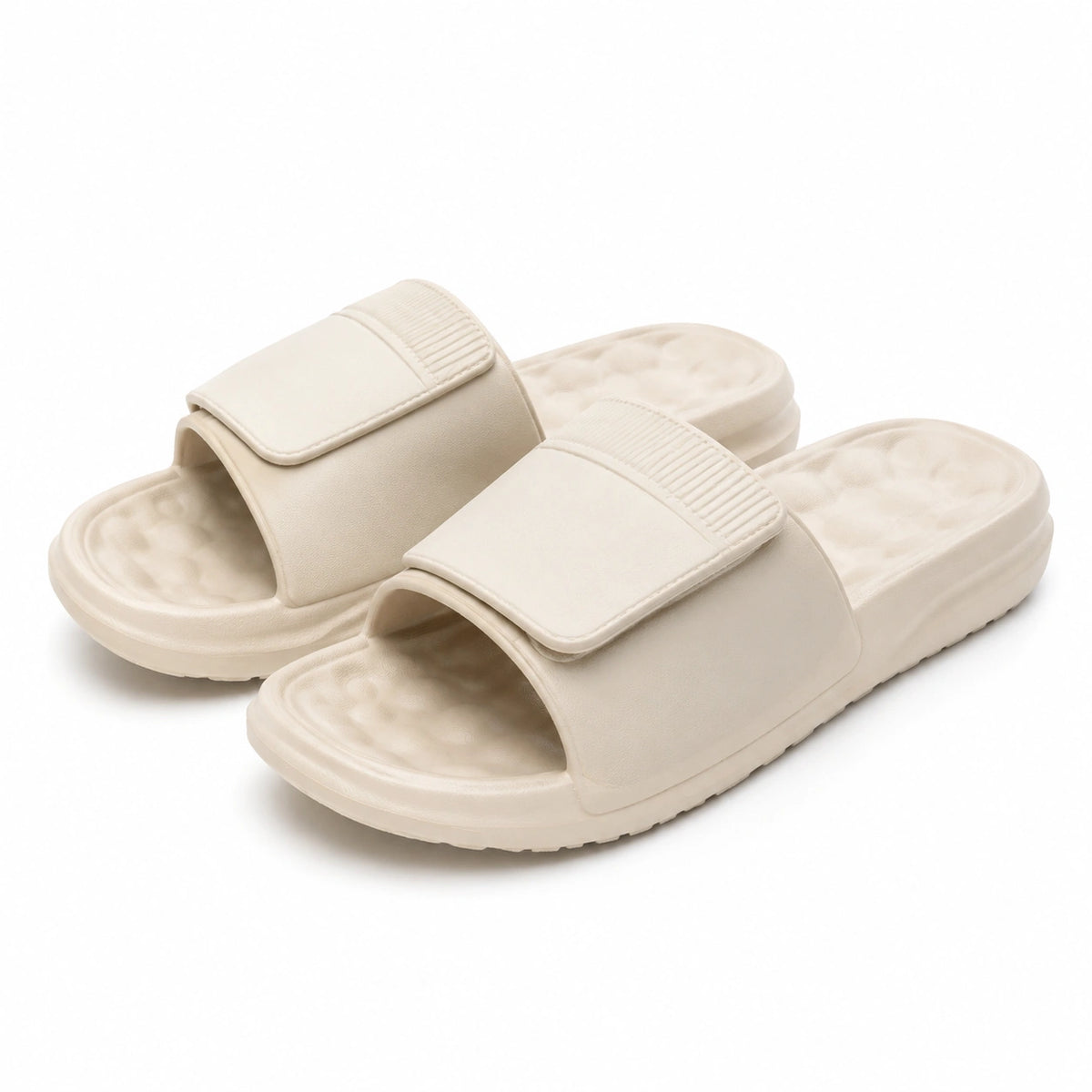 Claquettes 42/43 en matière synthétique beige à bride réglable - style décontracté