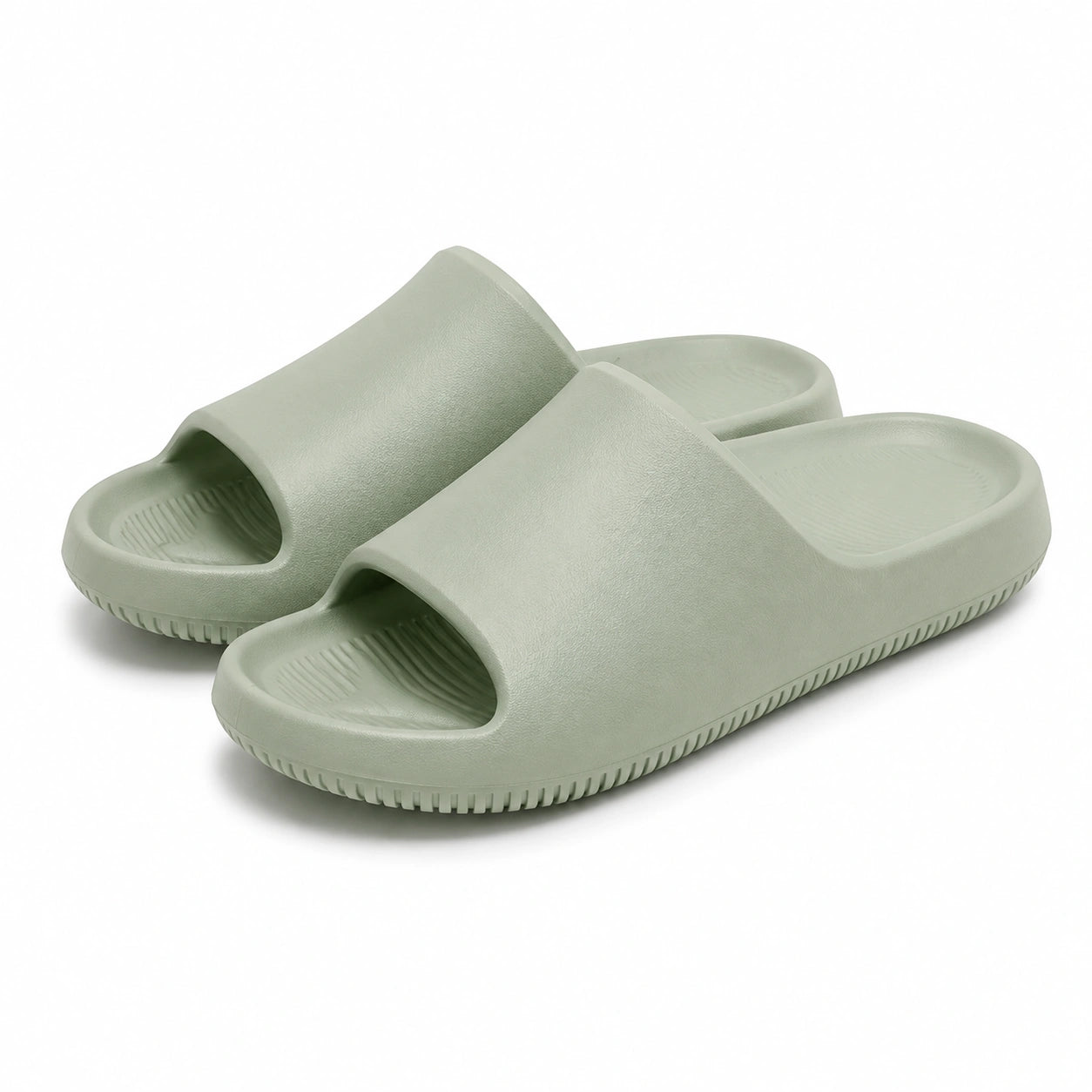 Claquettes 42/43 synthétiques vert sauge à enfiler antidérapantes